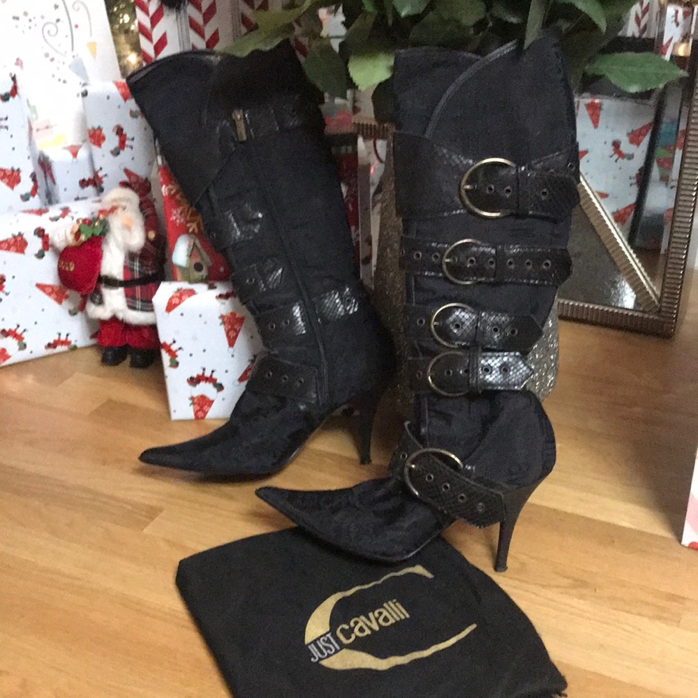 Trendy, authentic Just Cavalli by Roberto Cavalli, black boots, size 39.